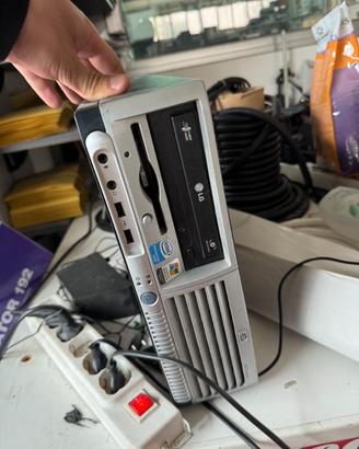 COMPUTER HP Compaq DC7700 For Parts 1 GB Ram