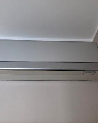 4 split Daikin 18000BTU Inverter + 1 Motore Multis