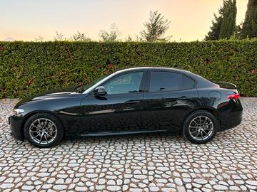 ALFA Giulia 2.2Turbodiesel 180CV 6M Super -08-2018