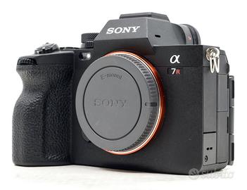Sony A7R V perfette condizioni 16 mila scatti