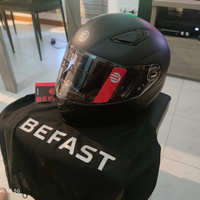 Casco integrale nuovo nella sua confezione