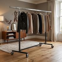 Appendiabiti regolabile in metallo con ruote