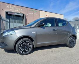 LANCIA Ypsilon 1.2 69 CV 5 porte S&S Gold Adatta