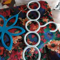 Appendi sciarpe e/o foulards. nuovo