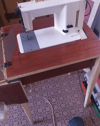 macchina da cucire  vintage 