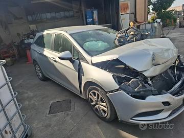 OPEL ASTRA PER RICAMBI CODICE MOTORE B16DTE
