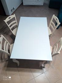 Tavolo con 4 sedie