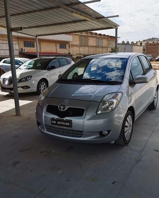 Toyota Yaris 1.3 5 porte Sol 2010