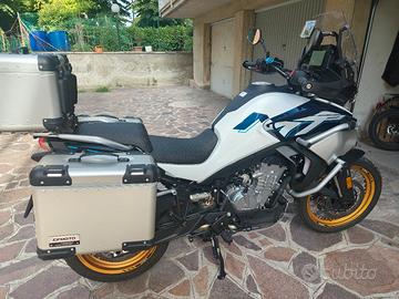 CfMoto 800Mt Explore 