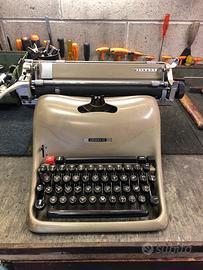 Macchina  da scrivere Olivetti Lexikon 80