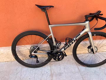 Bicicletta bmc slr five taglia 56 cambio Di2 12 V