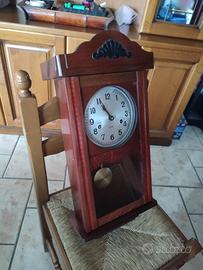 Orologio a pendolo carica manuale vintage