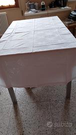 tovaglia bianca tessuto damascato 