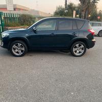 Intramontabile Toyota Rav 4