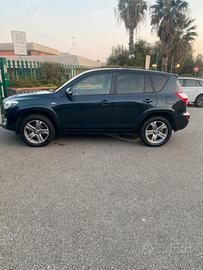 Intramontabile Toyota Rav 4