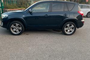 Intramontabile Toyota Rav 4