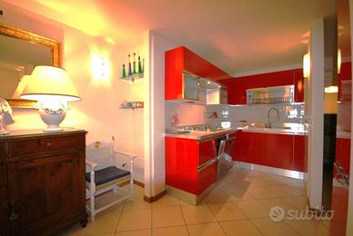 Residence con Piscina 30 mt dal mare 06/09 - 13/09