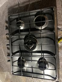 Piano cottura gas  a 5 fuochi