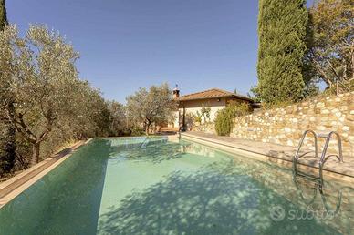 Rustico / Casale di 489 m² con 5 locali a San Casc