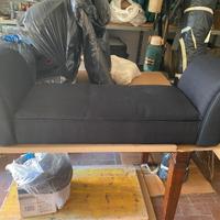 Divanetto accoglienza cambio scarpe