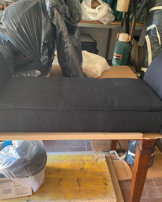 Divanetto accoglienza cambio scarpe