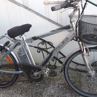 Bicicletta con pedalata assistita