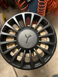 1 Copricerchio da 15 lancia y 30€non trattabile