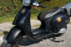 Vespa GTS 300 Supertech 2022, 6.050km, Carbon