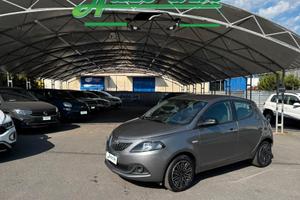 Lancia Ypsilon 1.0 FireFly 5 porte S&S Hybrid Gold