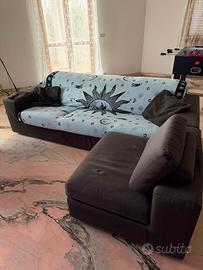 Divano moderno con isola e poggiatesta regolabili