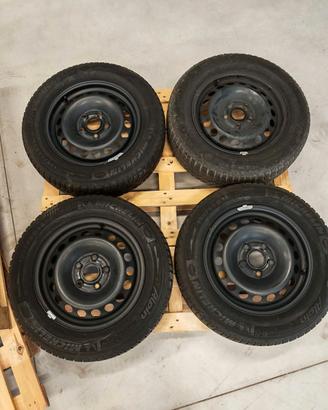 Pneumatici con cerchi per Volkswagen Caddy
