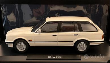 Modellino auto 1/18 BMW 325 Touring