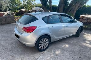 Opel astra j