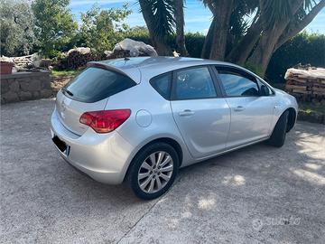Opel astra j