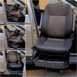 Sedile auto girevole ed estraibile elettricamente