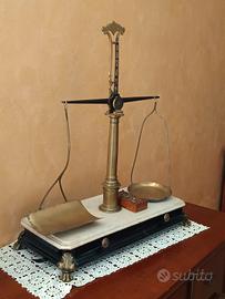 Antica  bilancia Antonio Opessi museale 