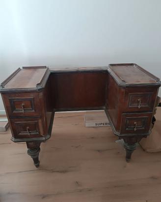 Mobiletto in legno con specchio