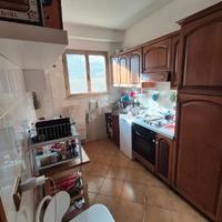 Labaro trilocale con box auto