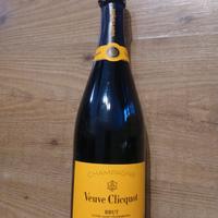 Clicquot Veuve Nera.