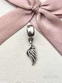 Charm pandora ala in pavé pendente