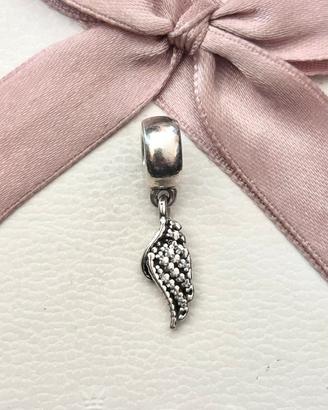 Charm pandora ala in pavé pendente