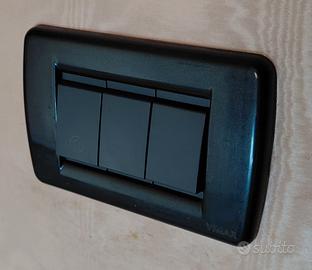 Vimar Idea Rondò prese e interruttori.