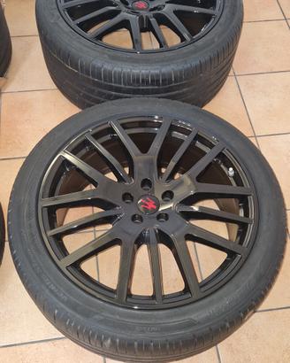 cerchi con gomme nuovo per Maserati Levante 