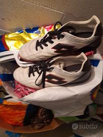Scarpe calcetto 47 outlet
