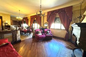 Casa indipendente di 189 m² con più di 5 locali a 