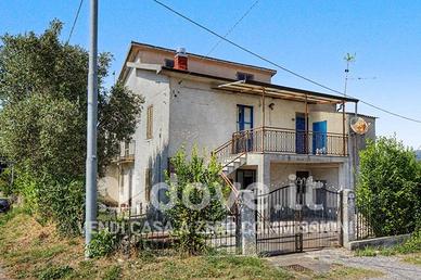 Villa di 180 m² con più di 5 locali e box auto a S