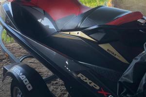 Moto d'acqua rxp 300