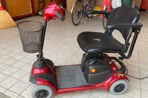 Scooter elettrico per anziani o disabili