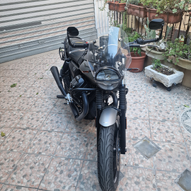 Moto Guzzi V7 Stone 850