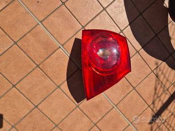 fanale posteriore golf5 